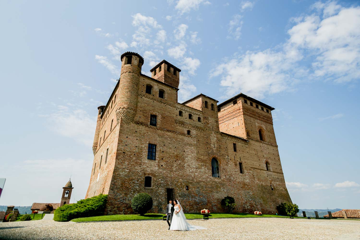 art foto fotografo matrimoni tota virginia langhe castello grinzane